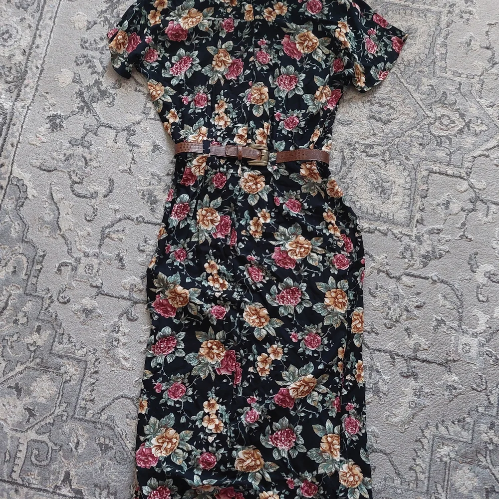 Vintage Floral Midi Dress with Belt - Picture 4 of 4